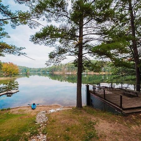 Arbutus Lake 3 Bedroom Cottage مدينة ترافيرز المظهر الخارجي الصورة