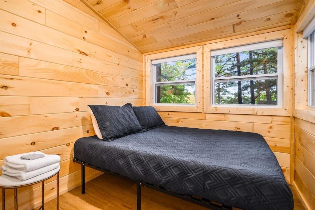 Arbutus Lake 3 Bedroom Cottage مدينة ترافيرز المظهر الخارجي الصورة