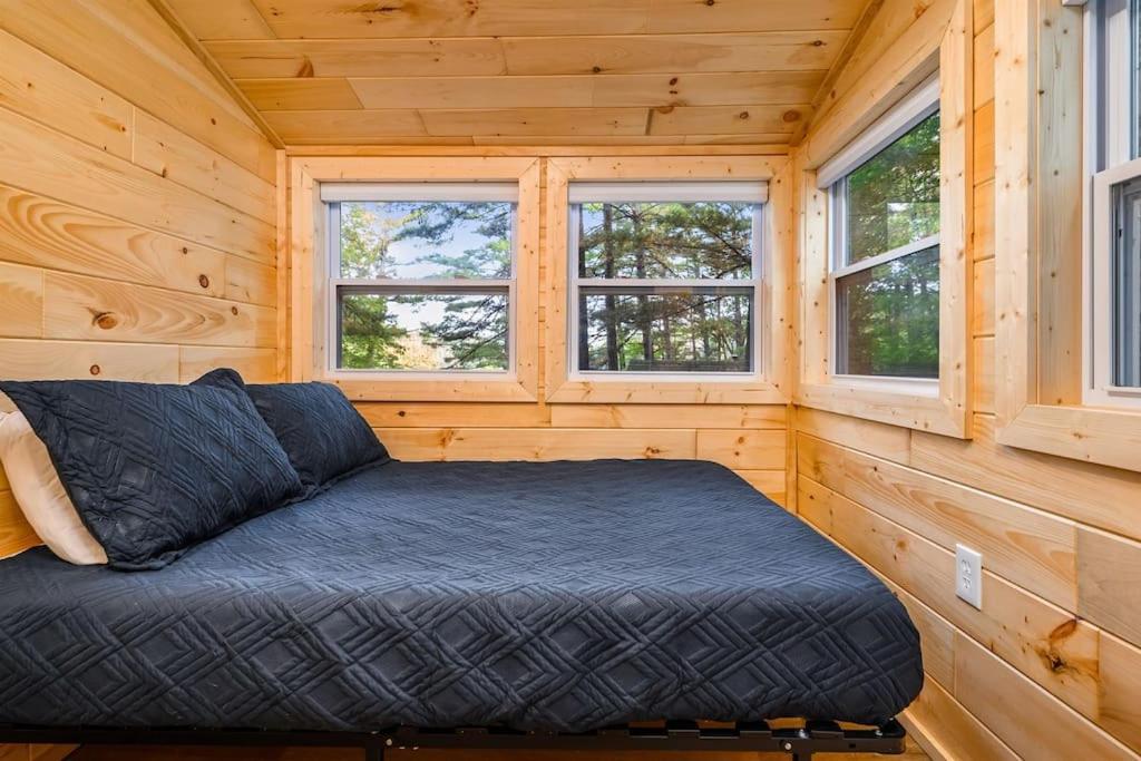 Arbutus Lake 3 Bedroom Cottage مدينة ترافيرز المظهر الخارجي الصورة