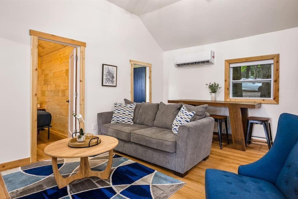 Arbutus Lake 3 Bedroom Cottage مدينة ترافيرز المظهر الخارجي الصورة